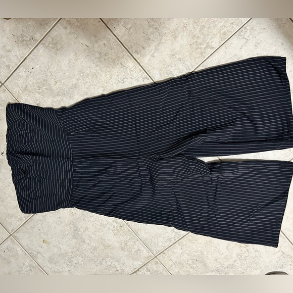 Forever 21 Romper/jumpsuit. The pictures do it no justice. - Picture 4 of 7